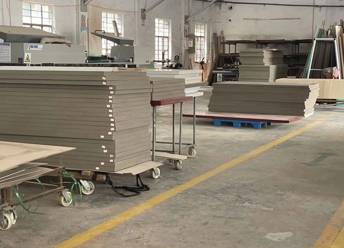 工业门生产车间