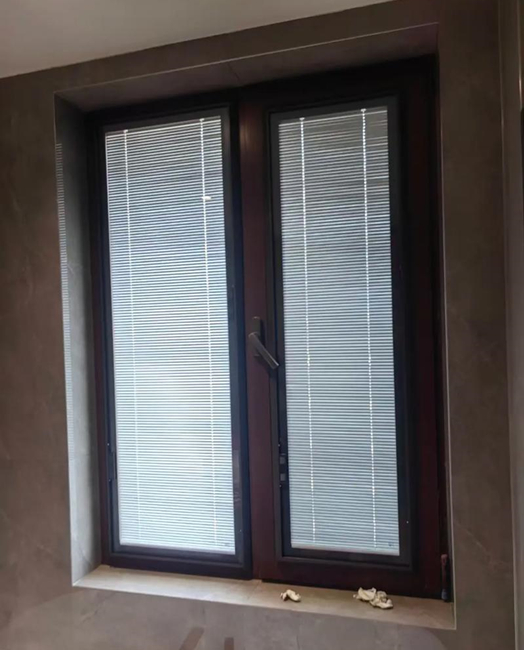 单玻璃磁控百叶窗